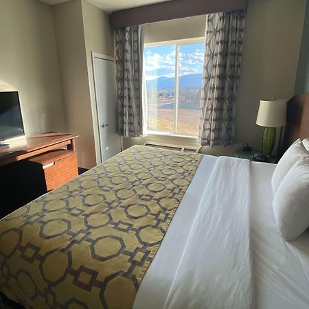 Baymont By Wyndham Colorado Springs Hotel Exterior photo