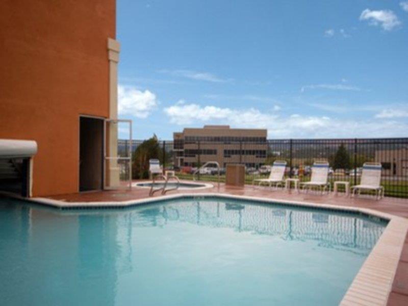 Baymont By Wyndham Colorado Springs Hotel Exterior photo