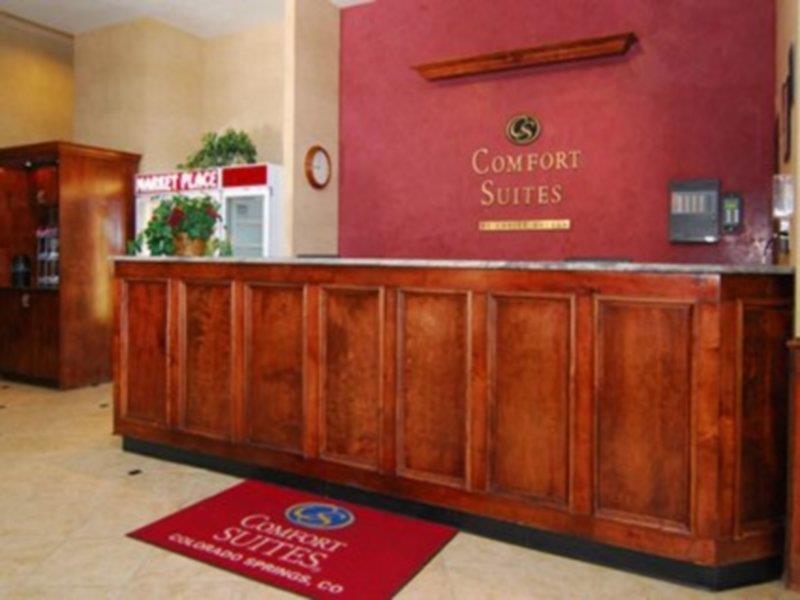 Baymont By Wyndham Colorado Springs Hotel Interior photo