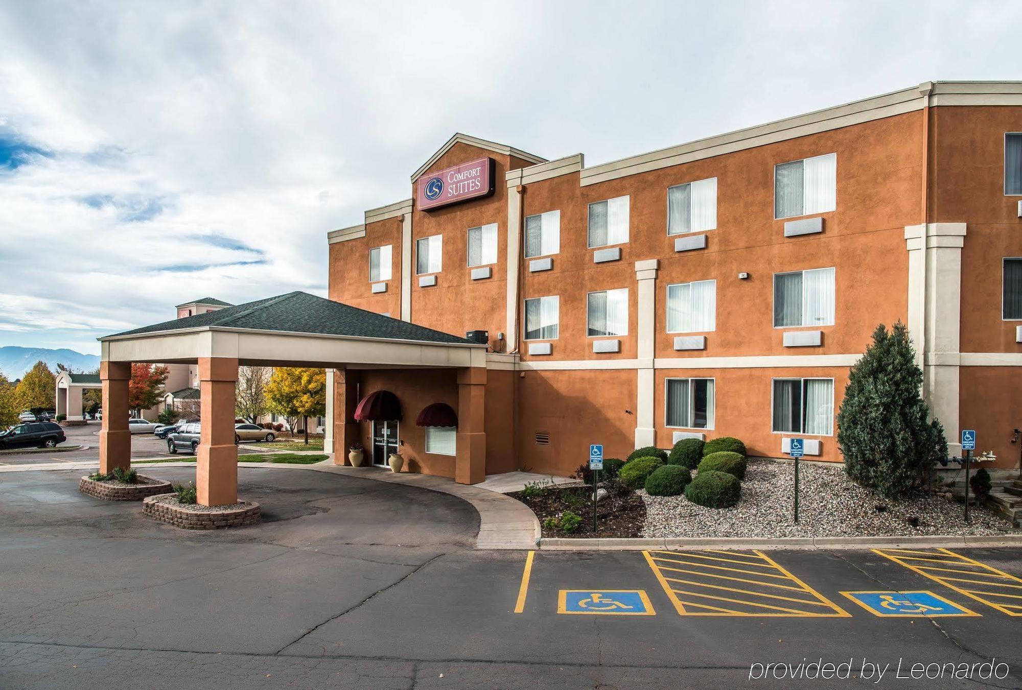 Baymont By Wyndham Colorado Springs Hotel Exterior photo