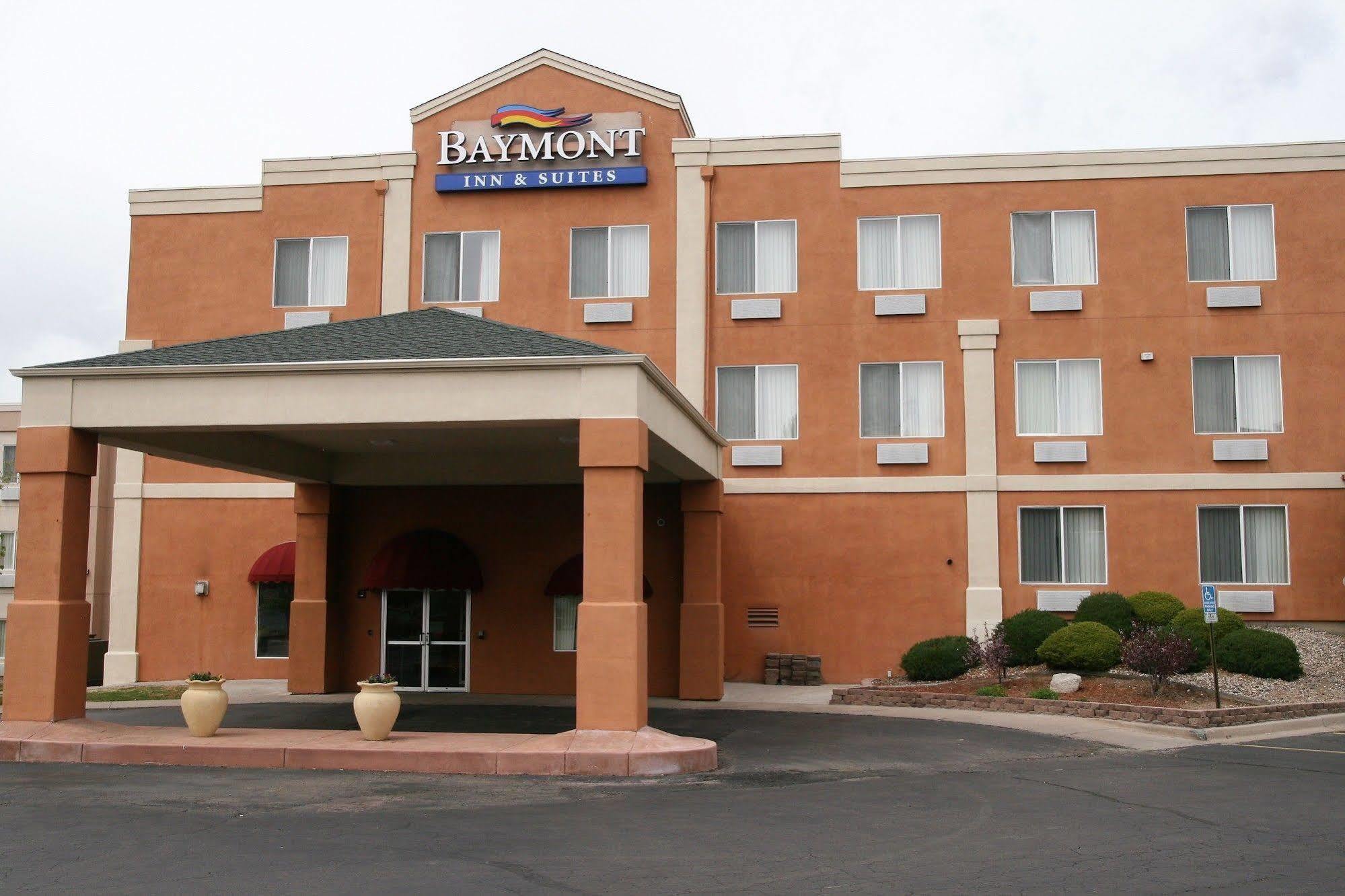 Baymont By Wyndham Colorado Springs Hotel Exterior photo