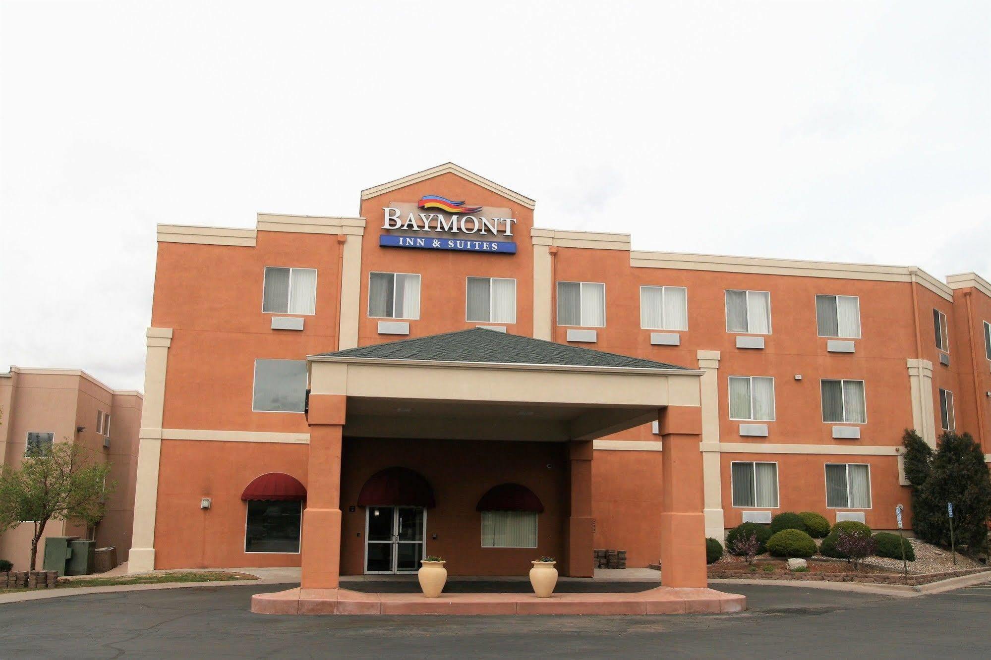 Baymont By Wyndham Colorado Springs Hotel Exterior photo