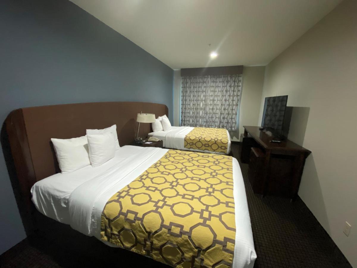 Baymont By Wyndham Colorado Springs Hotel Exterior photo